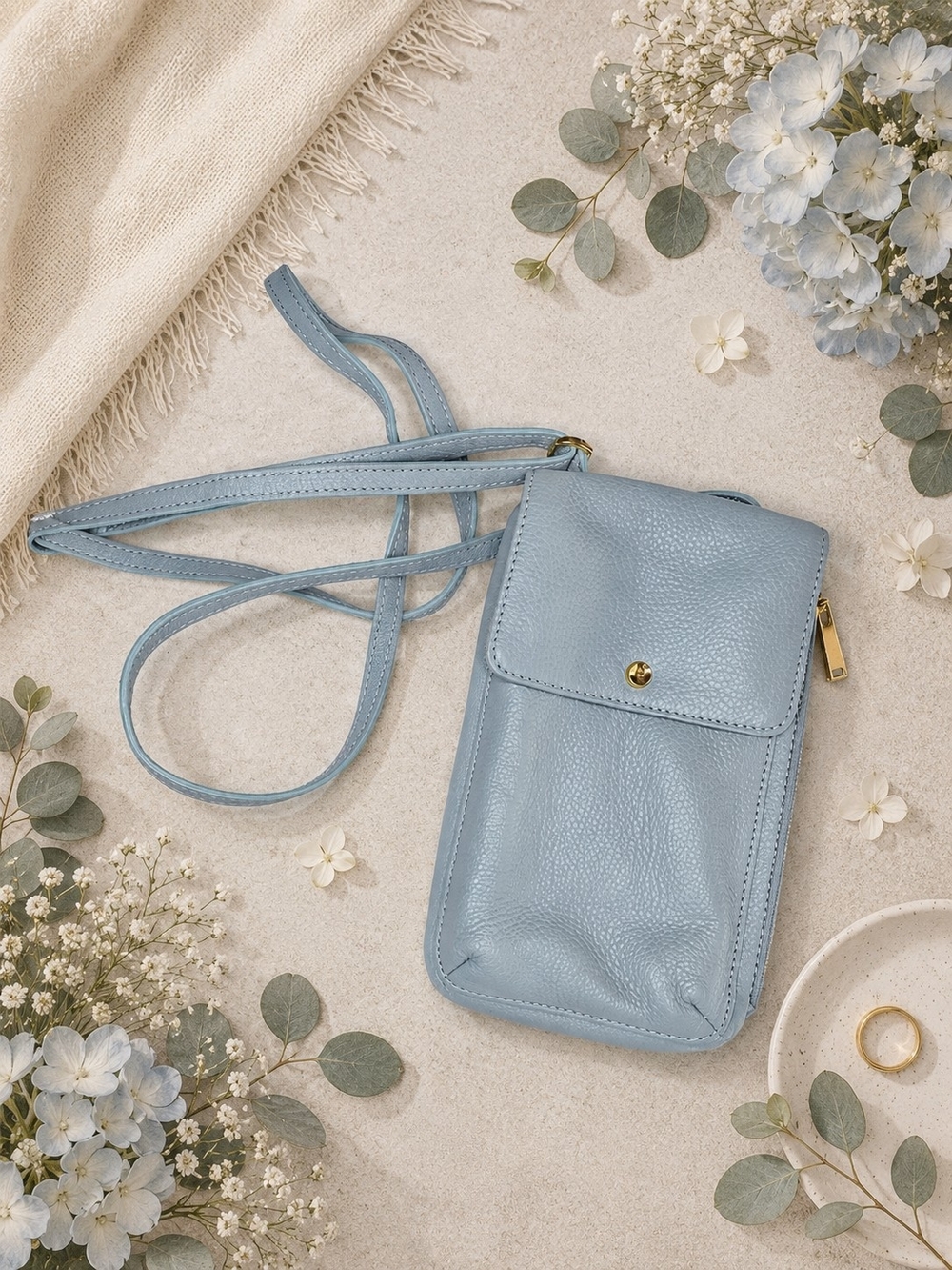 G.I.L.I. Cruise Pebble Leather Crossbody Bag